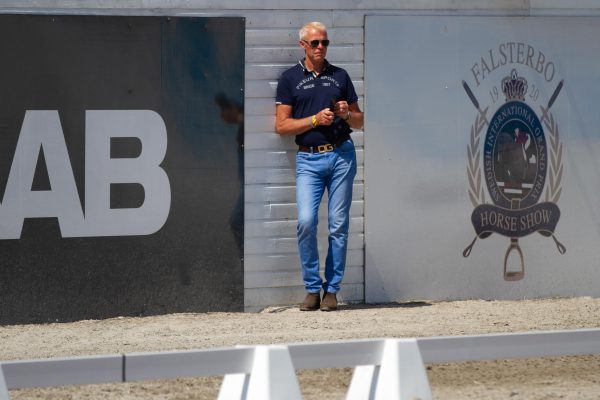 Jan Brink looking at his riders compete