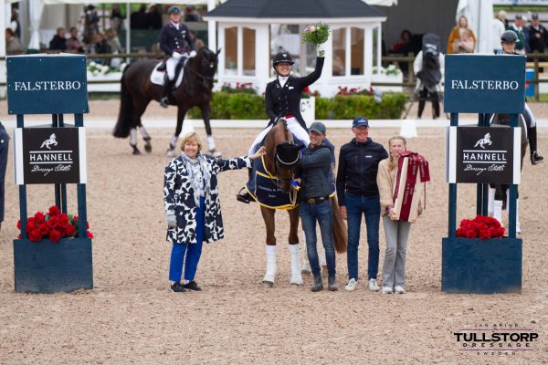 Price giving ceremony in the Hannell & Brink 3* GP with Jan & Angelina Brink, winner Cathrine Laudrup-Dufour